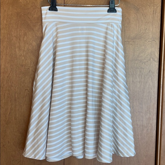 Agnes & Dora Dresses & Skirts - NWOT Agnes & Dora tan/white midi skirt - size M